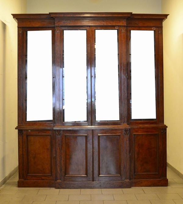 Libreria, sec. XX, in noce, otto sportelli  - Asta GIOIELLI, ARREDI, DIPINTI E OGGETTI D'ARTE - Poggio Bracciolini Casa d'Aste