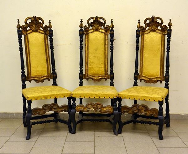 Tre sedie, Italia centrale, sec. XVIII, in legno  - Asta GIOIELLI, ARREDI, DIPINTI E OGGETTI D'ARTE - Poggio Bracciolini Casa d'Aste