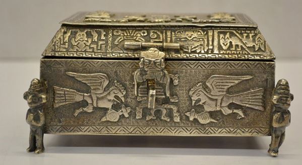 COFANETTO, PERU, SECOLO XX  - Asta MOBILI, DIPINTI, OGGETTI D'ARTE E GIOIELLI - Poggio Bracciolini Casa d'Aste
