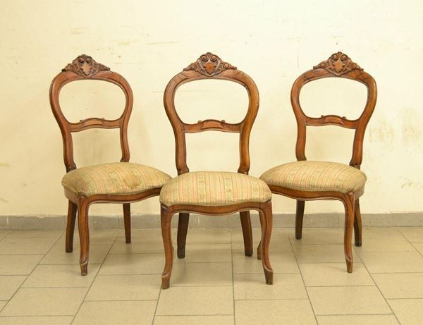 Tre sedie, sec. XX, in noce, schienale lavorato, sedute