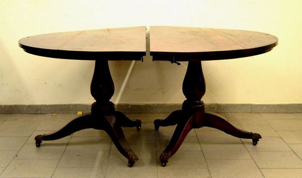 Tavolo circolare, Inghilterra, fine sec. XIX, in mogano, composto da due