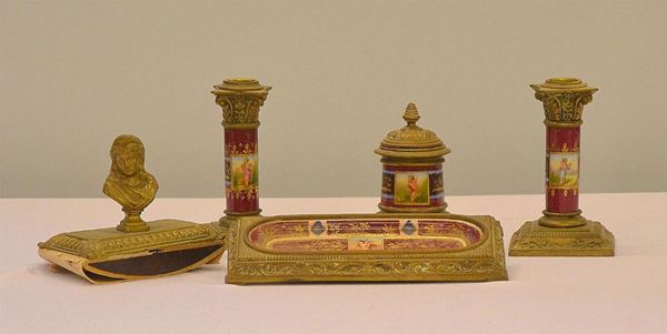Set da scrivania, inizi sec. XX, in bronzo e porcellana,