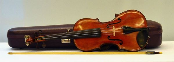 Violino, anno 1981, del maestro Giampiero da Fiesole,  - Asta MOBILI, DIPINTI, OGGETTI D'ARTE E GIOIELLI - Poggio Bracciolini Casa d'Aste