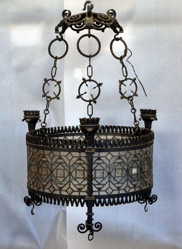Lampadario, in stile rinascimento, in ferro battuto e
