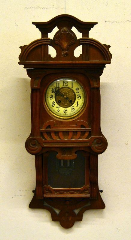 Orologio da parete, sec. XX, cassa in noce intagliato,