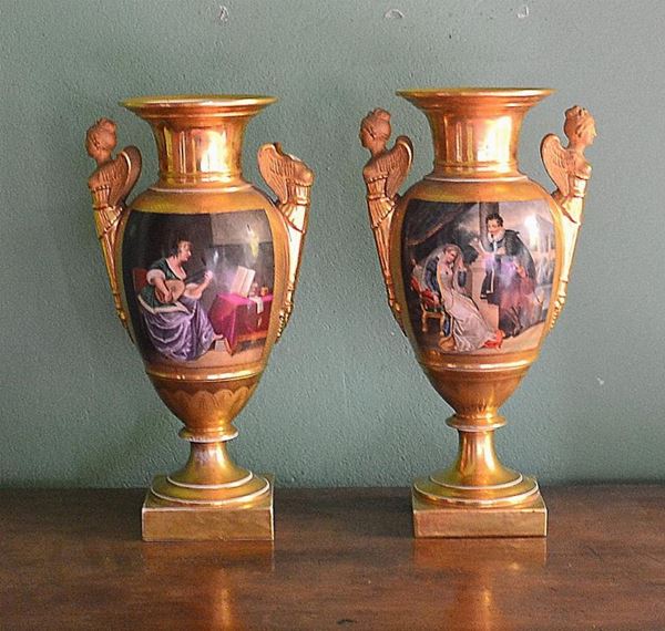 Coppia di vasi, Francia, sec. XIX, in porcellana  - Asta MOBILI, DIPINTI, OGGETTI D'ARTE E GIOIELLI - Poggio Bracciolini Casa d'Aste