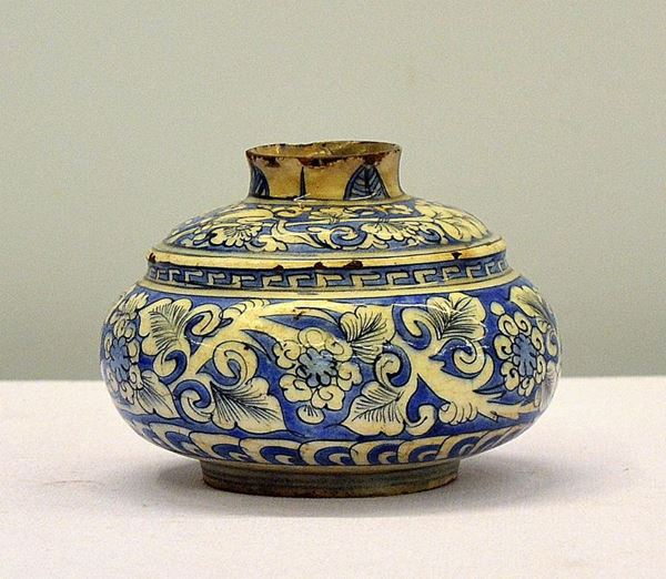 Boccetta, Medio Oriente, inizi sec. XX, in porcellana