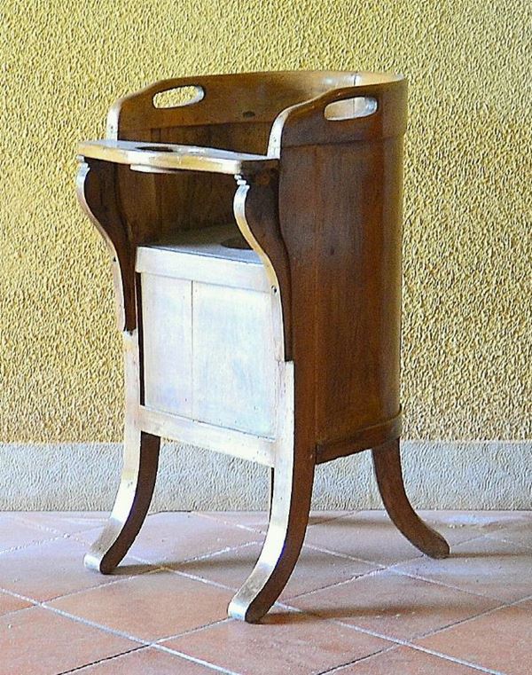 Seggiolone da bambino, sec. XIX, in noce