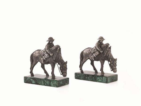 DUE SCULTURE, LONDRA, 1860 CIRCA, ARGENTIERI STHEPHEN SMITH &amp; WILLIAM&nbsp;&nbsp;&nbsp;&nbsp;&nbsp;