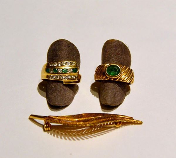 ANELLO IN ORO GIALLO E SMERALDO