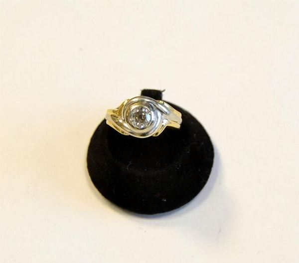  ANELLO IN ORO GIALLO, ORO BIANCO E DIAMANTE