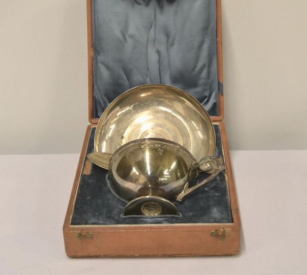 TAZZA CON PIATTINO E CUCCHIAIO, FINE SEC.XIX&nbsp;&nbsp;&nbsp;&nbsp;&nbsp;&nbsp;&nbsp;&nbsp;&nbsp;&nbsp;&nbsp;&nbsp;&nbsp;&nbsp;&nbsp;&nbsp;&nbsp;&nbsp;&nbsp;&nbsp;&nbsp;&nbsp;&nbsp;&nbsp;&nbsp;&nbsp;