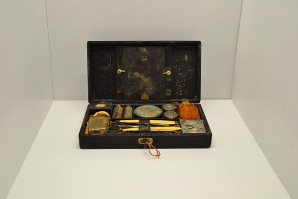 NECESSAIRE DA VIAGGIO, SECOLO XIX  - Asta GIOIELLI, ARGENTI, ARREDI, DIPINTI - Poggio Bracciolini Casa d'Aste