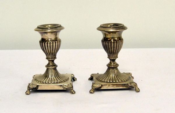 COPPIA DI CANDELIERI, SEC. XX  - Asta GIOIELLI, ARGENTI, ARREDI, DIPINTI - Poggio Bracciolini Casa d'Aste