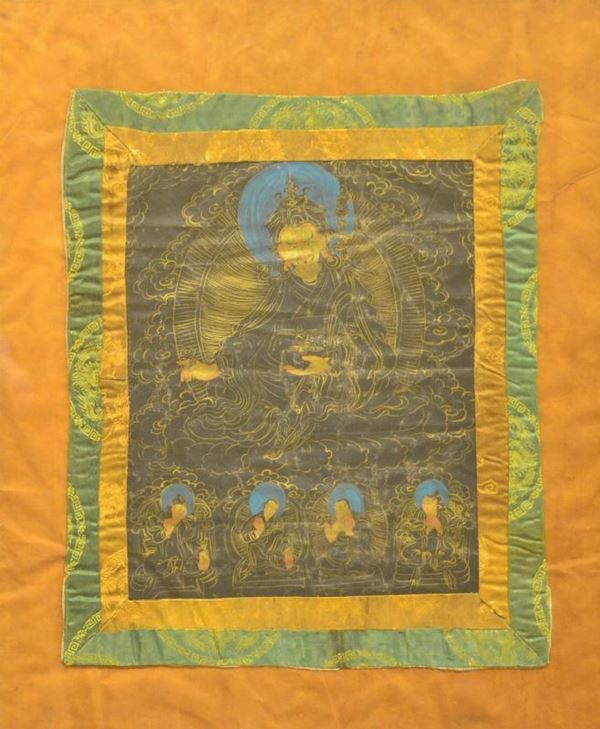 Thanka, Nepal, sec. XIX, in tessuto decorato,  - Asta GIOIELLI, ARGENTI, ARREDI, DIPINTI - Poggio Bracciolini Casa d'Aste