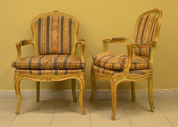 Due poltroncine, sec. XVIII, in legno laccato, sedute e
