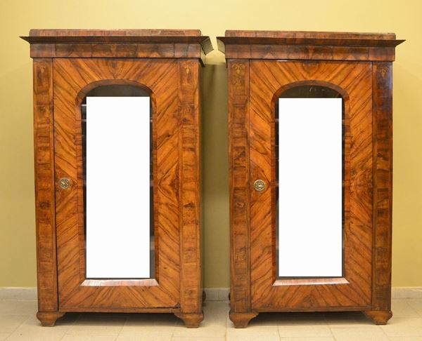 Coppia di librerie Biedermeier, in radica, uno sportello