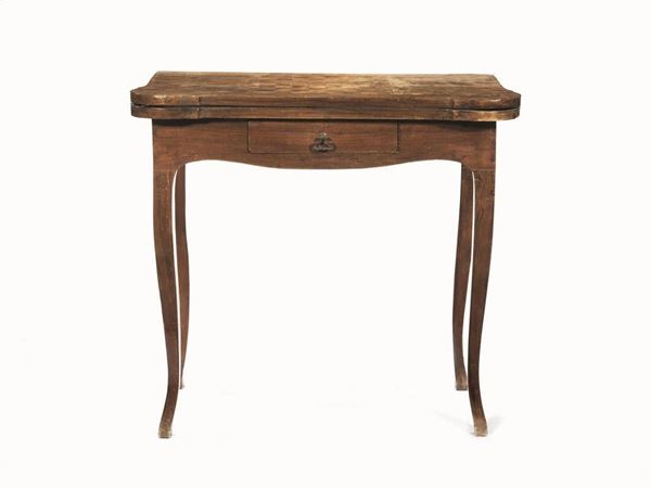 Tavolo da gioco, Toscana, sec. XVIII, in noce,  - Asta GIOIELLI, ARGENTI, ARREDI, DIPINTI - Poggio Bracciolini Casa d'Aste