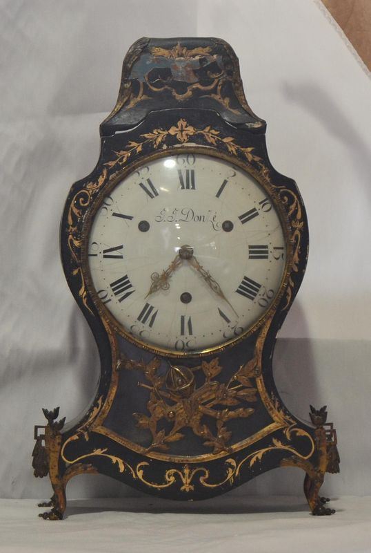 Grande orologio da tavolo, sec. XIX, con cassa sagomata&nbsp;&nbsp;&nbsp;&nbsp;&nbsp;&nbsp;&nbsp;&nbsp;&nbsp;&nbsp;&nbsp;&nbsp;&nbsp;&nbsp;&nbsp;&nbsp;&nbsp;&nbsp;&nbsp;&nbsp;&nbsp;&nbsp;&nbsp;&nbsp;&nbsp;&nbsp;