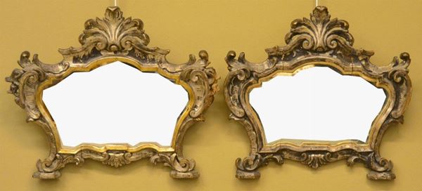 Coppia di cartaglorie, sec. XVIII, in legno intagliato e