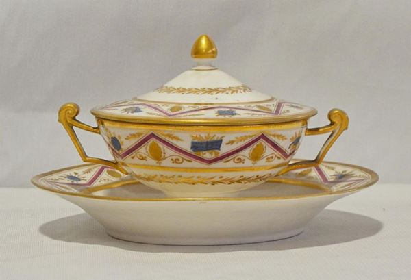 Tazza da puerpera, sec. XIX, in porcellana
