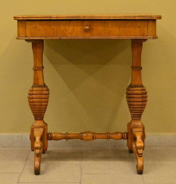 Tavolino da lavoro, Toscana, sec. XIX, in ciliegio, gambe con