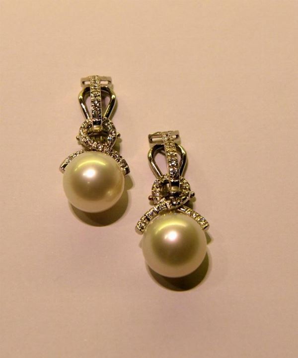 PAIO DI ORECCHINI IN ORO BIANCO, DIAMANTI E  - Asta ANTIQUARIATO, COLLEZIONISMO, GIOIELLI - Poggio Bracciolini Casa d'Aste