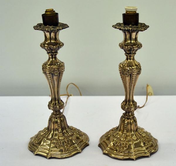 COPPIA DI CANDELIERI, INIZI SEC. XX  - Asta ANTIQUARIATO, COLLEZIONISMO, GIOIELLI - Poggio Bracciolini Casa d'Aste