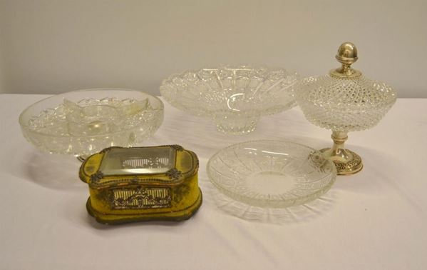 QUATTRO SOPRAMMOBILI SEC. XX                                                - Asta DIPINTI  MOBILI  OGGETTI D'ARTE - Poggio Bracciolini Casa d'Aste