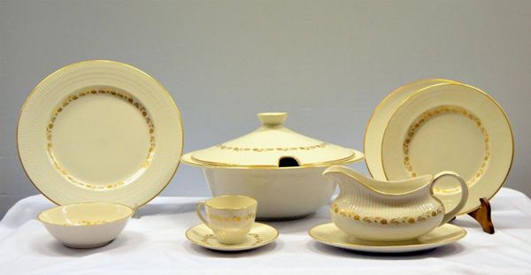 SERVITO DI PIATTI, SEC. XX INGHILTERRA ROYAL DOULTON                      