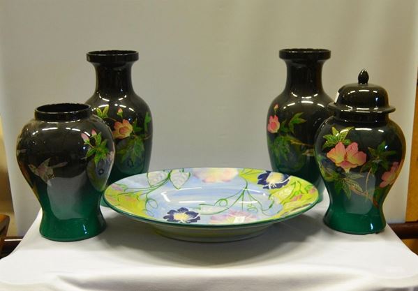 Quattro vasi, in vetro decorato a motivi floreali&nbsp;&nbsp;&nbsp;&nbsp;&nbsp;&nbsp;&nbsp;&nbsp;&nbsp;&nbsp;&nbsp;&nbsp;&nbsp;&nbsp;&nbsp;&nbsp;&nbsp;&nbsp;&nbsp;&nbsp;&nbsp;&nbsp;&nbsp;&nbsp;&nbsp;  - Asta DIPINTI  MOBILI  OGGETTI D'ARTE - Poggio Bracciolini Casa d'Aste