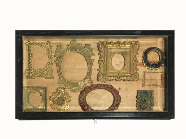 COLLEZIONE DI NOVE DI PICCOLE CORNICI, SECOLI XVIII/XIX
