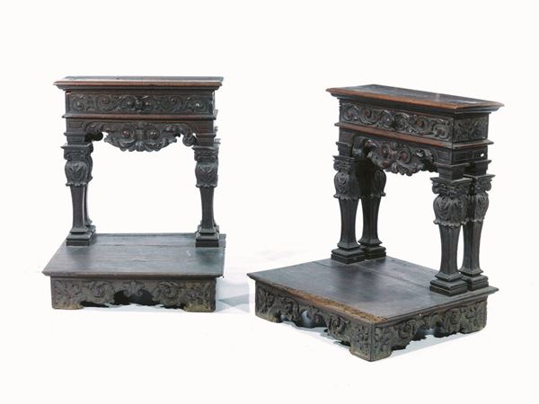 COPPIA DI INGINOCCHIATOI, TOSCANA, PERIODO LUIGI XIV  - Asta INTERNI - Poggio Bracciolini Casa d'Aste