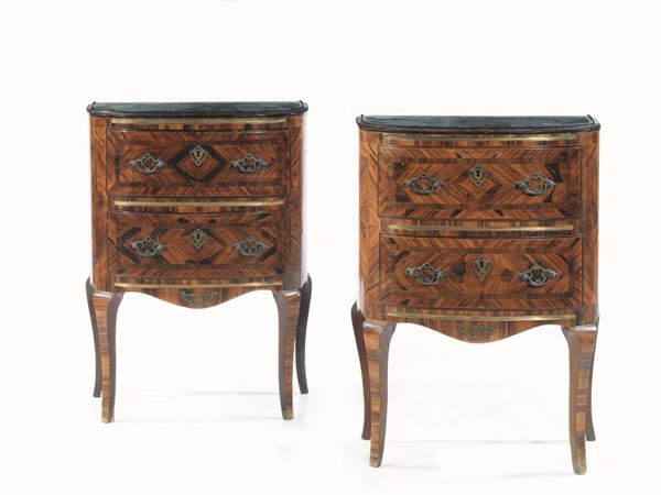 Coppia di comodini, in stile 700