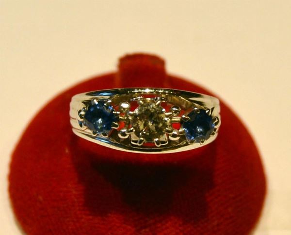 ANELLO IN ORO BIANCO, DIAMANTI E ZAFFIRI&nbsp;&nbsp;&nbsp;&nbsp;&nbsp;&nbsp;&nbsp;&nbsp;&nbsp;&nbsp;&nbsp;&nbsp;&nbsp;&nbsp;&nbsp;&nbsp;&nbsp;&nbsp;&nbsp;&nbsp;&nbsp;&nbsp;&nbsp;&nbsp;&nbsp;&nbsp;&nbsp;&nbsp;&nbsp;&nbsp;&nbsp;&nbsp;&nbsp;&nbsp;