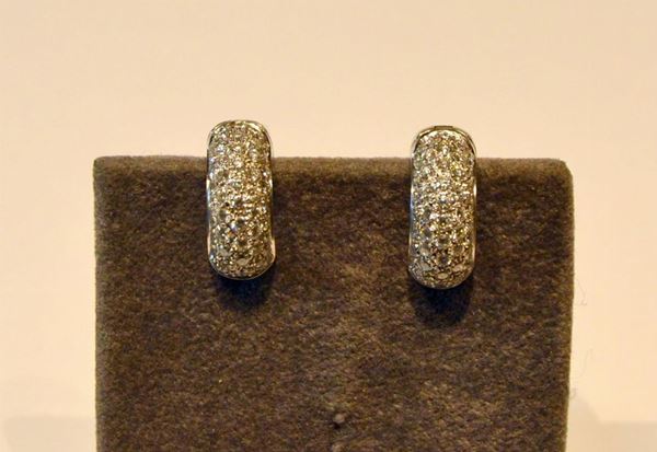 PAIO DI ORECCHINI, IN ORO BIANCO E DIAMANTI