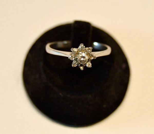 ANELLO IN ORO BIANCO E DIAMANTI