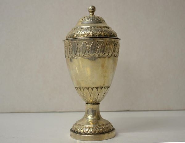 COPPETTA CON COPERCHIO, GERMANIA, FINE SECOLO XIX&nbsp;&nbsp;&nbsp;&nbsp;&nbsp;&nbsp;&nbsp;&nbsp;&nbsp;&nbsp;&nbsp;&nbsp;&nbsp;&nbsp;&nbsp;&nbsp;&nbsp;&nbsp;&nbsp;&nbsp;&nbsp;&nbsp;&nbsp;&nbsp;&nbsp;  - Asta ANTIQUARIATO, COLLEZIONISMO, GIOIELLI - Poggio Bracciolini Casa d'Aste