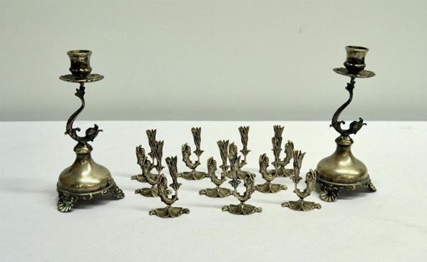 COPPIA DI CANDELIERI E 10 SEGNAPOSTI, SEC. XX  - Asta ANTIQUARIATO, COLLEZIONISMO, GIOIELLI - Poggio Bracciolini Casa d'Aste