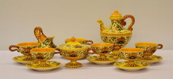 Servito da the, fine sec. XIX, in maiolica policroma pitturata a fiori,&nbsp;&nbsp;&nbsp;