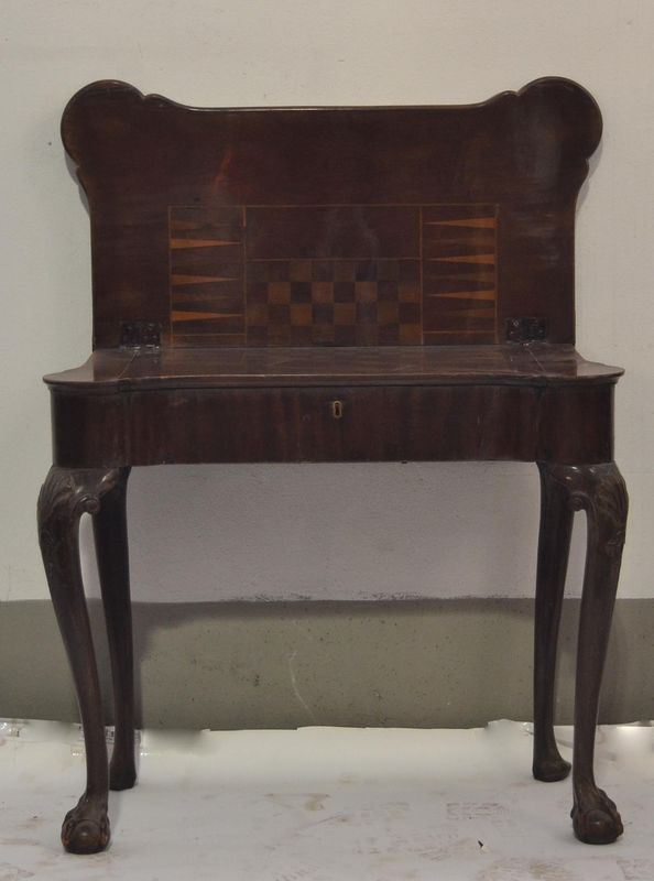 Tavolino da gioco, Inghilterra, sec. XIX, in mogano,