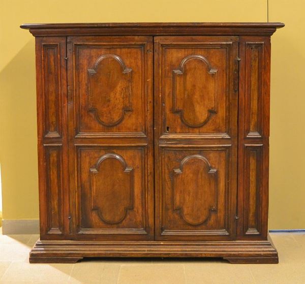 Credenza, in stile '700, in noce,