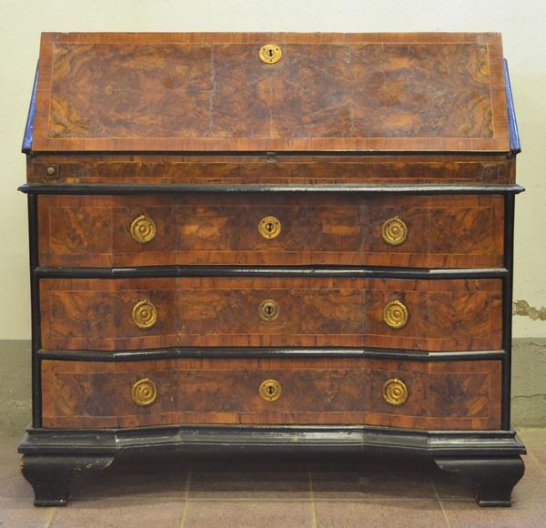 Ribalta, Lombardia, sec. XVIII, in radica di noce filettata,