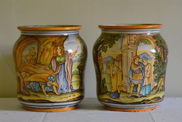Coppia di vasi, in stile '700, in terracotta