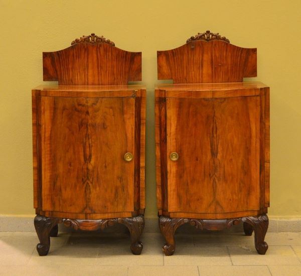 Coppia di comodini, in stile inglese del '700, in radica,