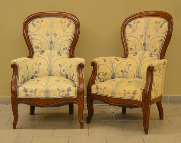 Coppia di poltrone, Luigi Filippo, in noce sagomato  - Asta ANTIQUARIATO, COLLEZIONISMO, GIOIELLI - Poggio Bracciolini Casa d'Aste