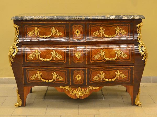 Cassettone, in stile Luigi XV, in palissandro  - Asta ANTIQUARIATO, COLLEZIONISMO, GIOIELLI - Poggio Bracciolini Casa d'Aste
