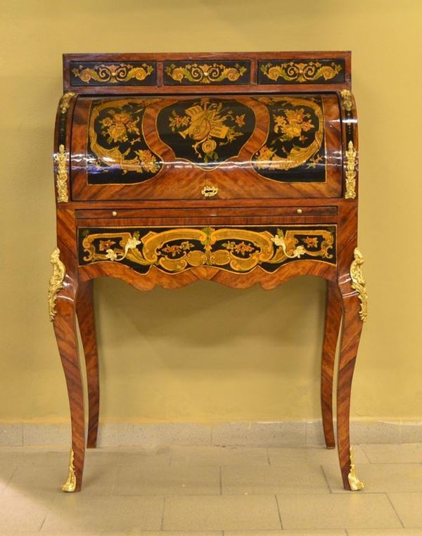 Scrittoio, in stile '700, in radica  - Asta ANTIQUARIATO, COLLEZIONISMO, GIOIELLI - Poggio Bracciolini Casa d'Aste