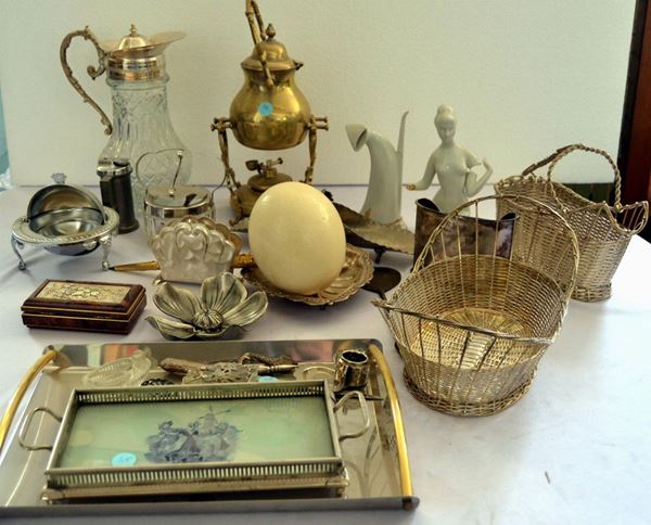 LOTTO COMPOSTO DA VENTIDUE SOPRAMMOBILI                                     - Asta ASTA A TEMPO - MOBILI, DIPINTI, OGGETTI D'ARTE - Poggio Bracciolini Casa d'Aste