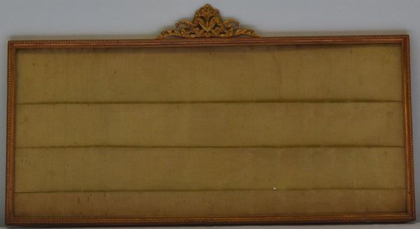 Cornice, sec. XX, in metallo dorato,                                      